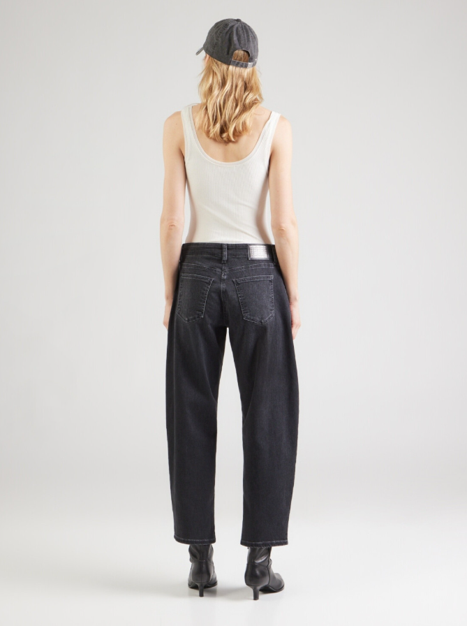 Danni Authentic Black