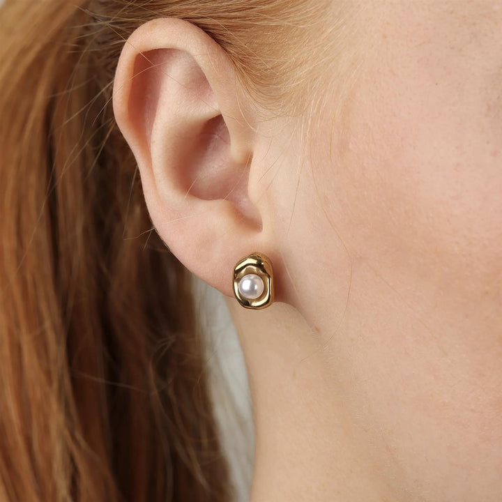 Ilse Pearl Stud Earrings