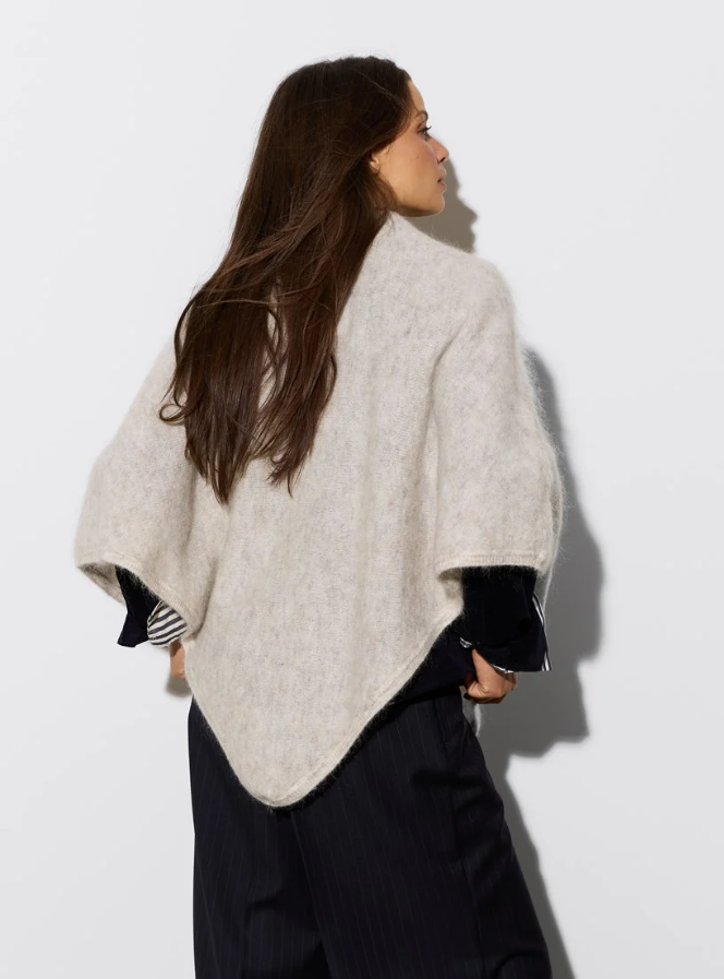Helena poncho Birch