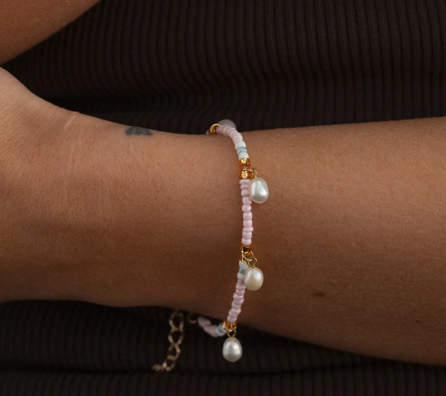 Fanny pearl and colorful bead summer bracelet