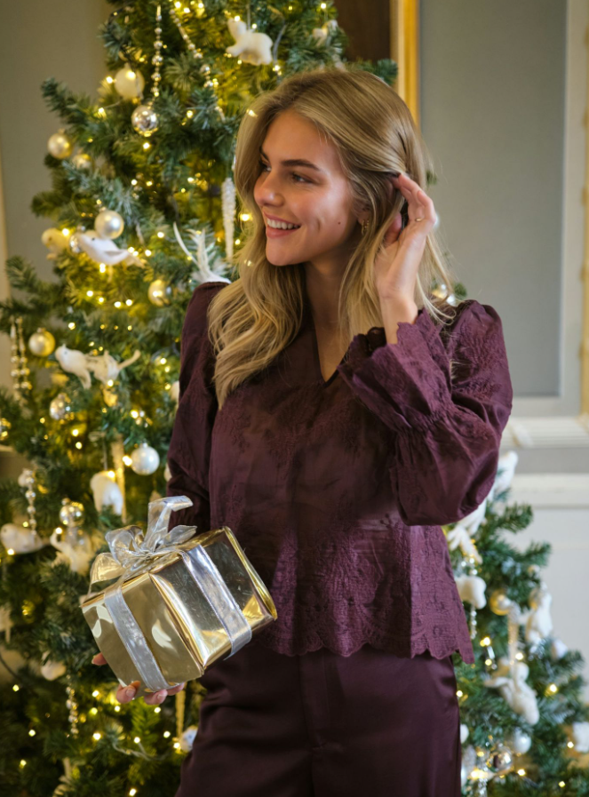 Amara Big Embroidery Blouse