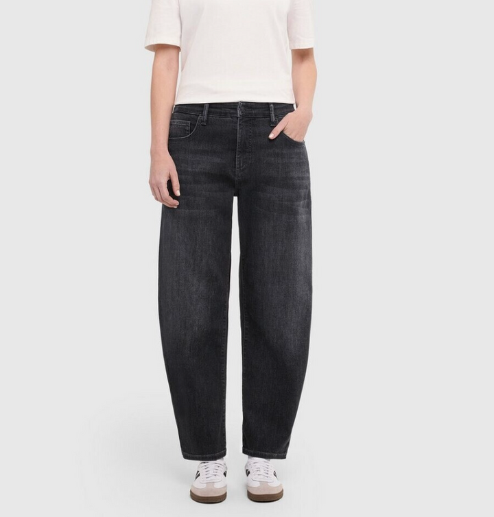 Danni Authentic Black