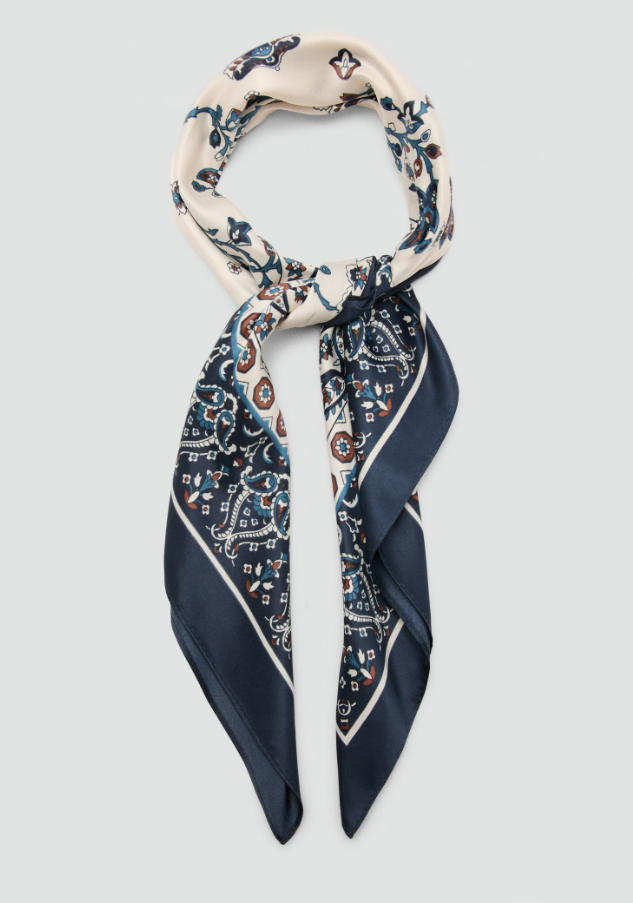 Scarf Hojas