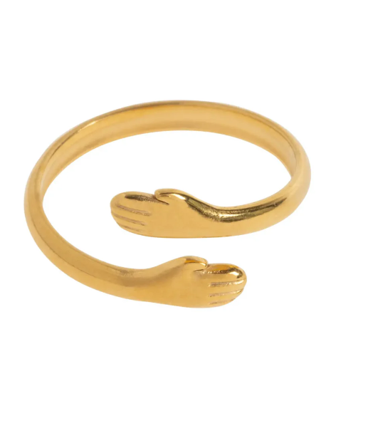 Kara Hug Me Ring
